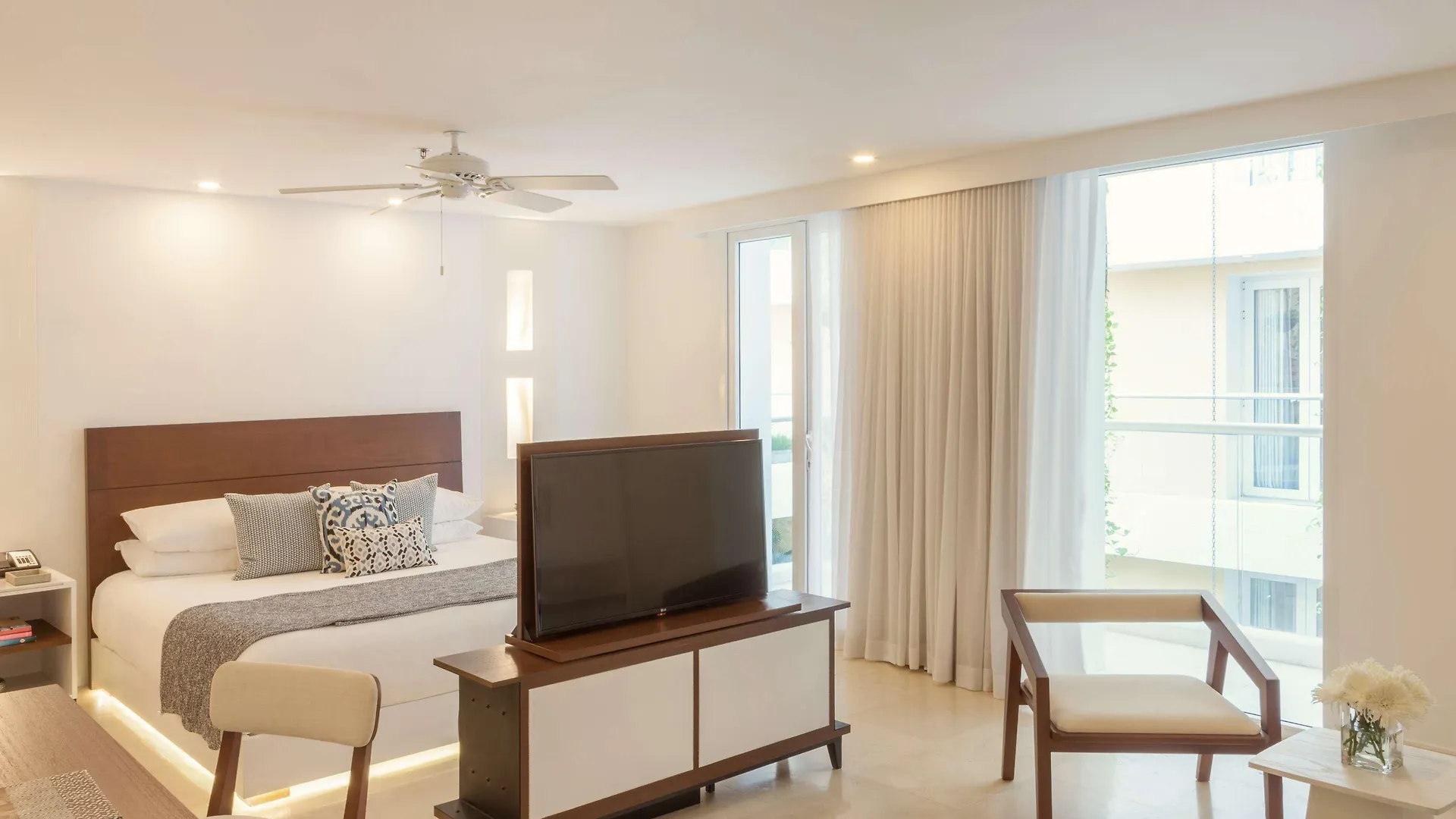Nacar Hotel Cartagena, Curio Collection By Hilton