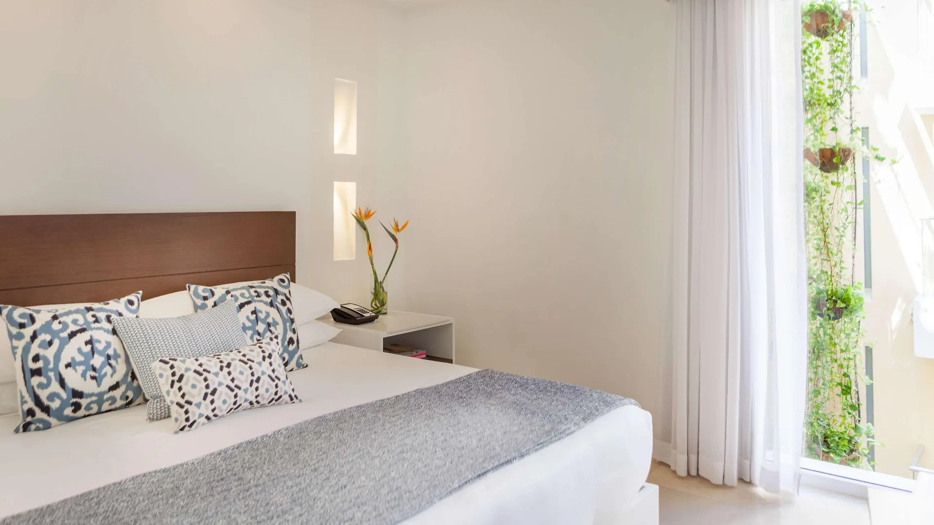 Nacar Hotel Cartagena, Curio Collection By Hilton
